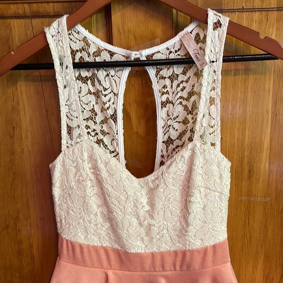 Trac Peplum & Lace Dress - Size Small🍑 - Picture 3 of 10